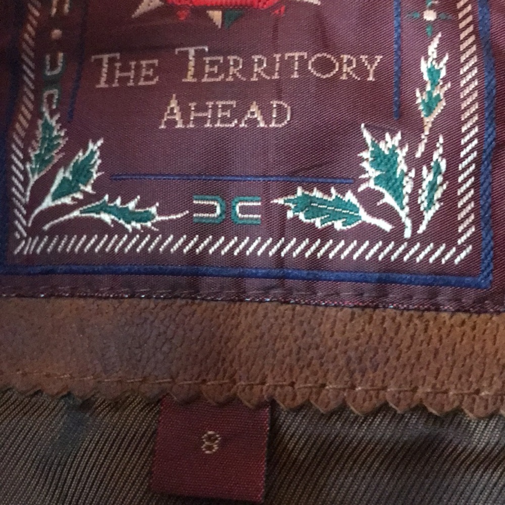 Leather jacket - Picture 4 of 8